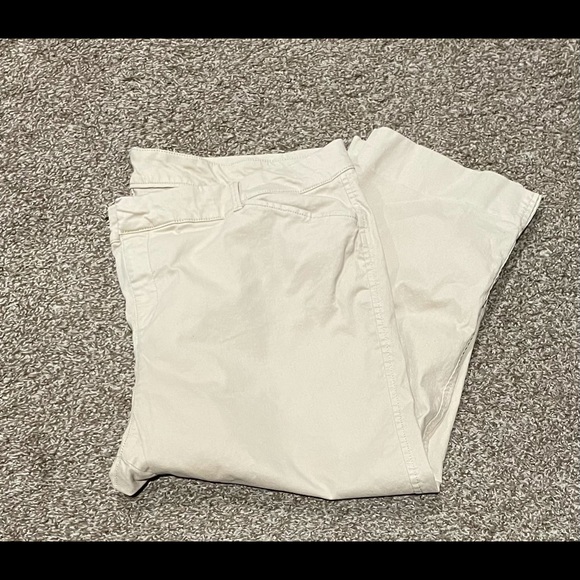 Khakis Capri or 7/8 - Picture 3 of 3